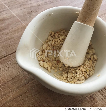 Pine nut 74638560