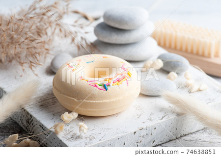Spa composition with bath bombs 74638851