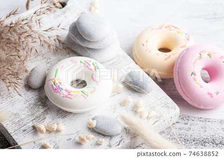 Spa composition with bath bombs 74638852