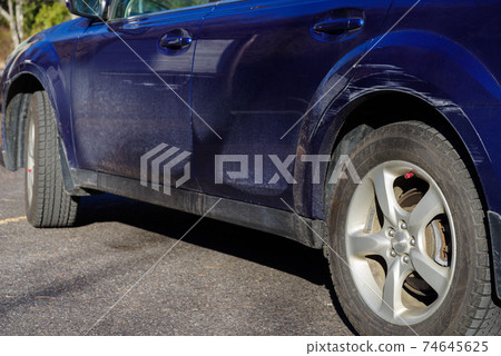 [Car] Fender scratches 74645625