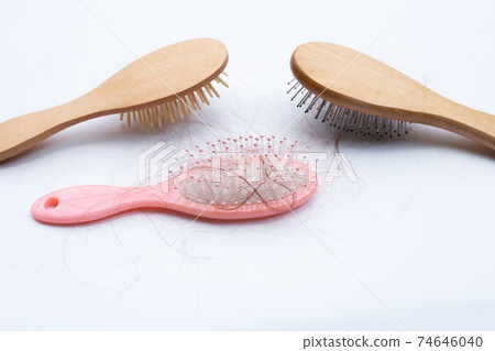 Hairs loss fall in combs 74646040