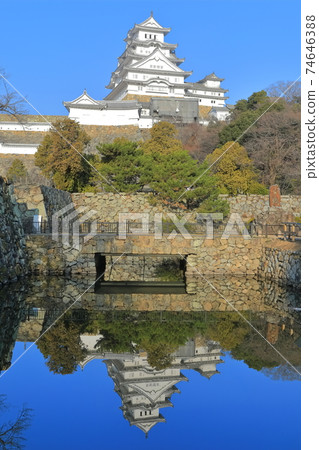 [Hyogo Prefecture] Symmetrical Himeji Castle 74646388