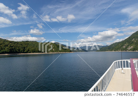 觀光船從奧多達美湖 74646557