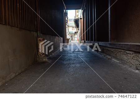 Photographed alleys in Higashiyama Ward and Nakagyo Ward, Kyoto City 74647122