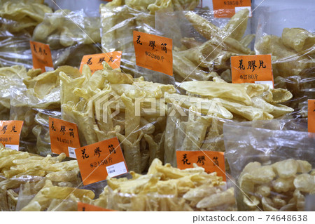 High-quality food fish floats (called fish glue, fish gall) sold at luxury dry food stores in Tokusuke, West Hong Kong. Indispensable for high-end Chinese 74648638