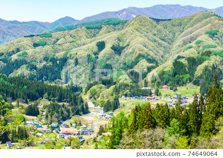 Idyllic mountain village scenery (May) Idyllic mountain village scenery (May) 74649064
