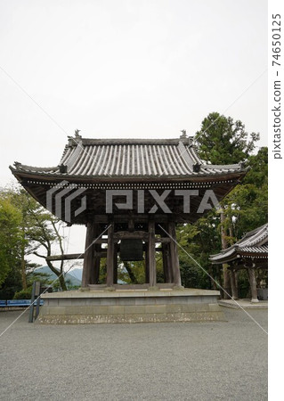 它是鎌倉時代由日蓮聖人開闢的廟宇,是日蓮教派的主廟。 (中山山寬治寺 它是鎌倉時代由日蓮聖人開闢的廟宇,是日蓮教派的主廟。 (中山山寬治寺 74650125