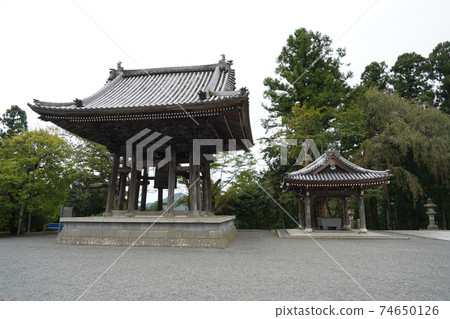 它是鎌倉時代由日蓮聖人開闢的廟宇,是日蓮教派的主廟。 (中山山寬治寺 它是鎌倉時代由日蓮聖人開闢的廟宇,是日蓮教派的主廟。 (中山山寬治寺 74650126