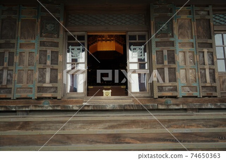 It is a temple opened by Nichiren saints during the Kamakura period and is the head temple of the Nichiren sect. (Kuonji Temple, Minobu) 74650363