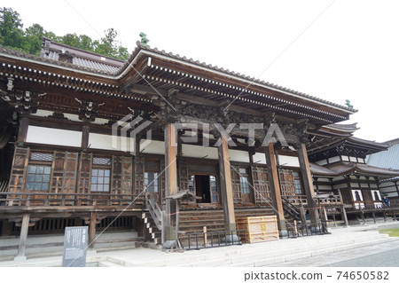 It is a temple opened by Nichiren saints during the Kamakura period and is the head temple of the Nichiren sect. (Kuonji Temple, Minobu) It is a temple opened by Nichiren saints during the Kamakura period and is the head temple of the Nichiren sect. (Kuonji Temple, Minobu) 74650582
