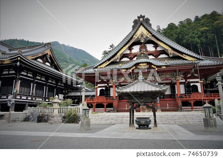 It is a temple opened by Nichiren saints during the Kamakura period and is the head temple of the Nichiren sect. (Kuonji Temple, Minobu) It is a temple opened by Nichiren saints during the Kamakura period and is the head temple of the Nichiren sect. (Kuonji Temple, Minobu) 74650739