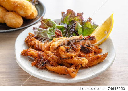 炸魷魚 74657360