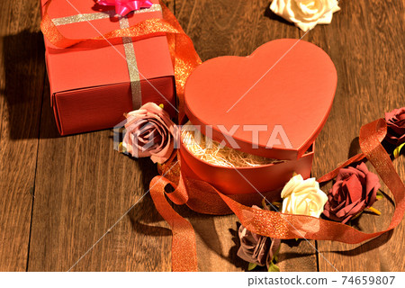 Present gifts 74659807