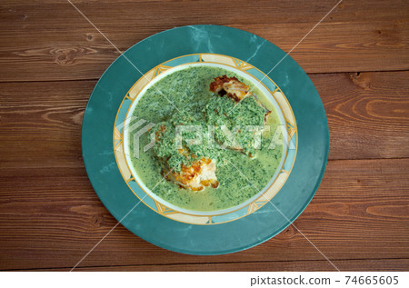 Merluza en salsa verde Merluza en salsa verde 74665605