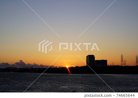 淀川的日落 74665644