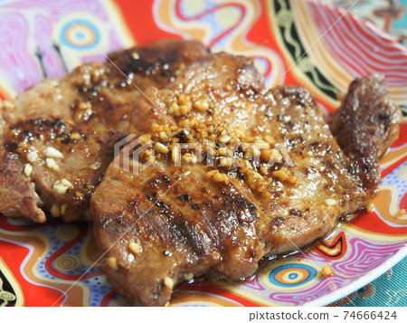 Iberian pork garlic saute 74666424
