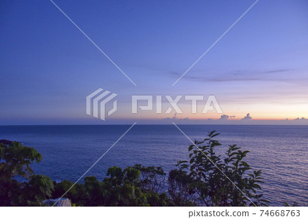 從屋久島西部林道看到的日落 74668763