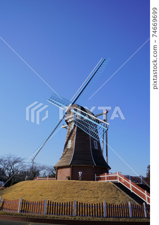 風車歐胡綠色花牧場 74669699