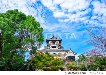 從本丸的地面眺望國寶犬山城<愛知縣犬山市> 74672437