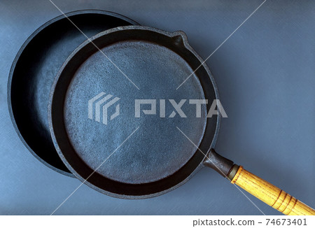 pan, frying pan, kitchenware 74673401