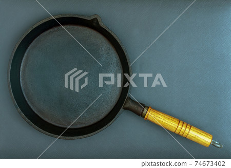 pan, frying pan, kitchenware 74673402