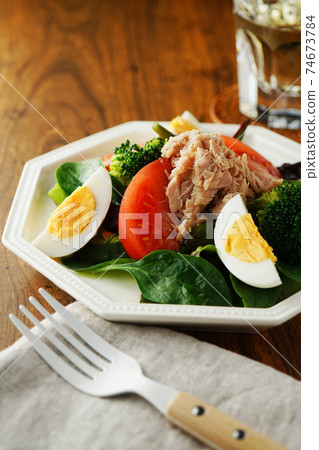 金槍魚沙拉 74673784