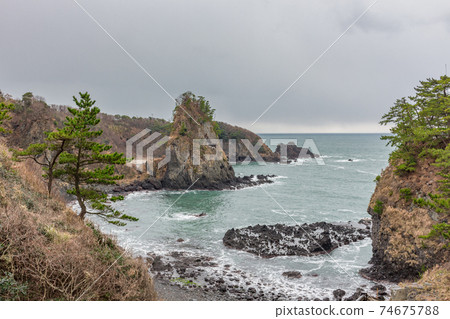 Ganmon rocks, Noto peninsula on Japan Sea, Japan. Ganmon rocks, Noto peninsula on Japan Sea, Japan. 74675788