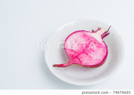 Red turnip 74676685