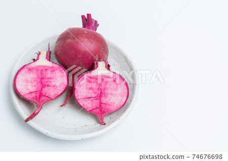 Red turnip 74676698