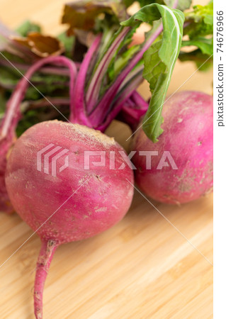 Red turnip 74676966