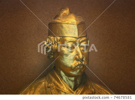 [東京都矢中市]矢中市岡倉天神紀念公園中的岡倉天神紀念館的雕塑臉 74678581