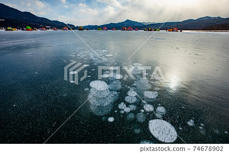 [Winter in Lake Nukabira, Hokkaido] Ice Bubble January 74678902