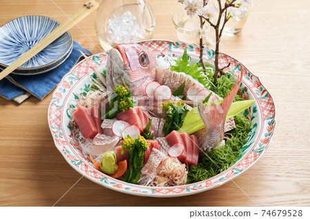The appearance of the sea bream 74679528