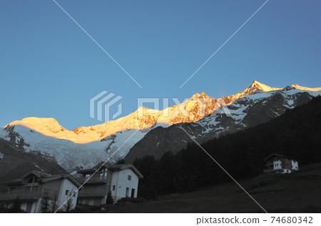 Sunrise over the Mischabel Mountains from Saas-Fee 2 Sunrise over the Mischabel Mountains from Saas-Fee 2 74680342