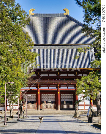 Central gate of the Great Buddha Hall at Todaiji Temple 74680703