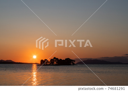 日本100個最佳日落：島根縣松江市新地湖的日落 74681291