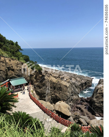 夏季從宇都神社的進場看神聖的石頭神明和日向奈田 74686886