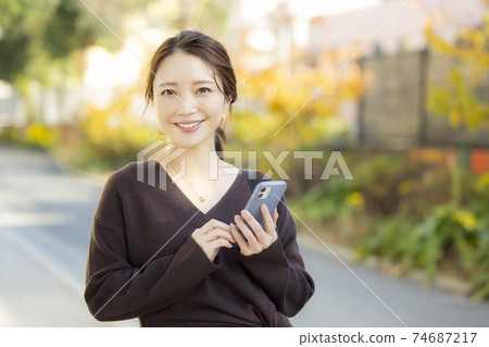 室外的女人 室外的女人 74687217