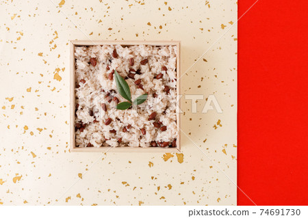 日本料理：紅米飯，okowa，泡桐盒裝okowa 74691730