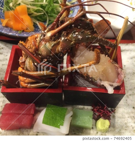 Shrimp Ise sashimi 74692405