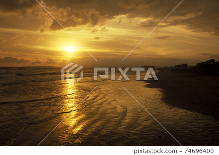 CYPRUS LARNAKA BEACH CYPRUS LARNAKA BEACH 74696400