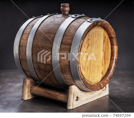 barrel made of crushed oak for infusing alcoholic beverages 74697204