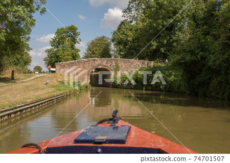 Arens locks, manual locks, and views to locks from narrowboats operating the Oxford Canal. 74701507