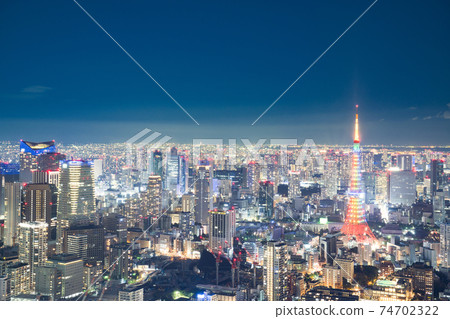 [東京] 1月，夜景，東京和東京鐵塔的城市景觀 74702322