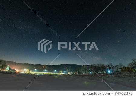 The appearance of the Milky Way in winter, waiting for the morning to shoot The appearance of the Milky Way in winter, waiting for the morning to shoot 74702373