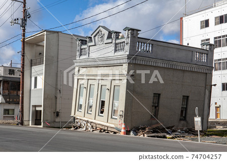 Photograph of a building damaged by the Great East Japan Earthquake, taken on December 10, 2011 Kesennuma City, Miyagi Prefecture Photograph of a building damaged by the Great East Japan Earthquake, taken on December 10, 2011 Kesennuma City, Miyagi Prefecture 74704257