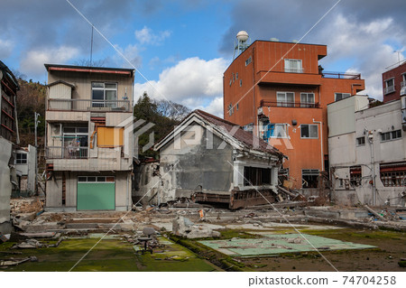 Photograph of a building damaged by the Great East Japan Earthquake, taken on December 10, 2011 Kesennuma City, Miyagi Prefecture Photograph of a building damaged by the Great East Japan Earthquake, taken on December 10, 2011 Kesennuma City, Miyagi Prefecture 74704258