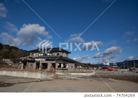 Photograph of a ship damaged by the Great East Japan Earthquake taken on December 10, 2011 Kesennuma City, Miyagi Prefecture 74704269