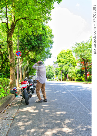自行車生活高級騎手和破自行車 74705395