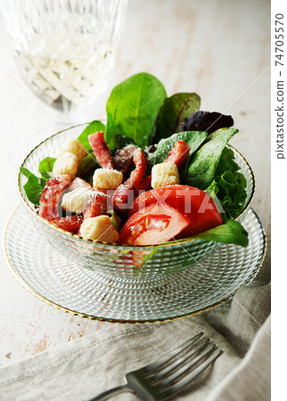 凱撒沙拉 74705570